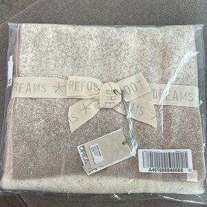 Barefoot Dreams Cozy Chic Cream-Taupe Wrap Scarf